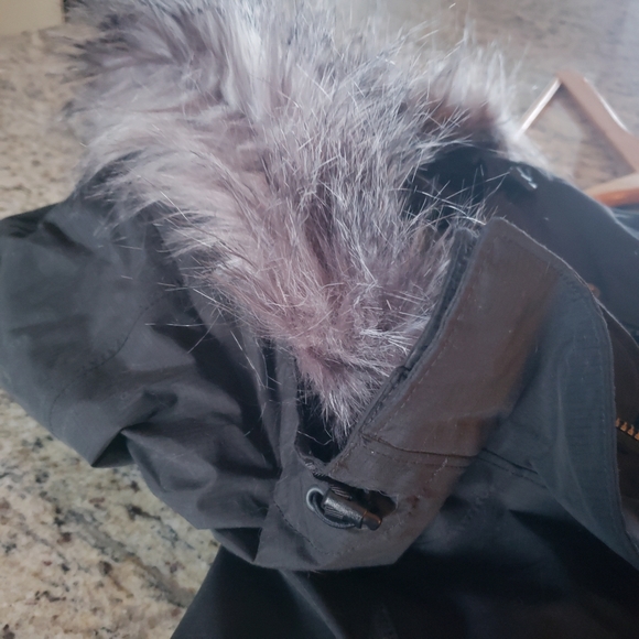 Women's North Face Winter Jacket - Picture 4 of 5